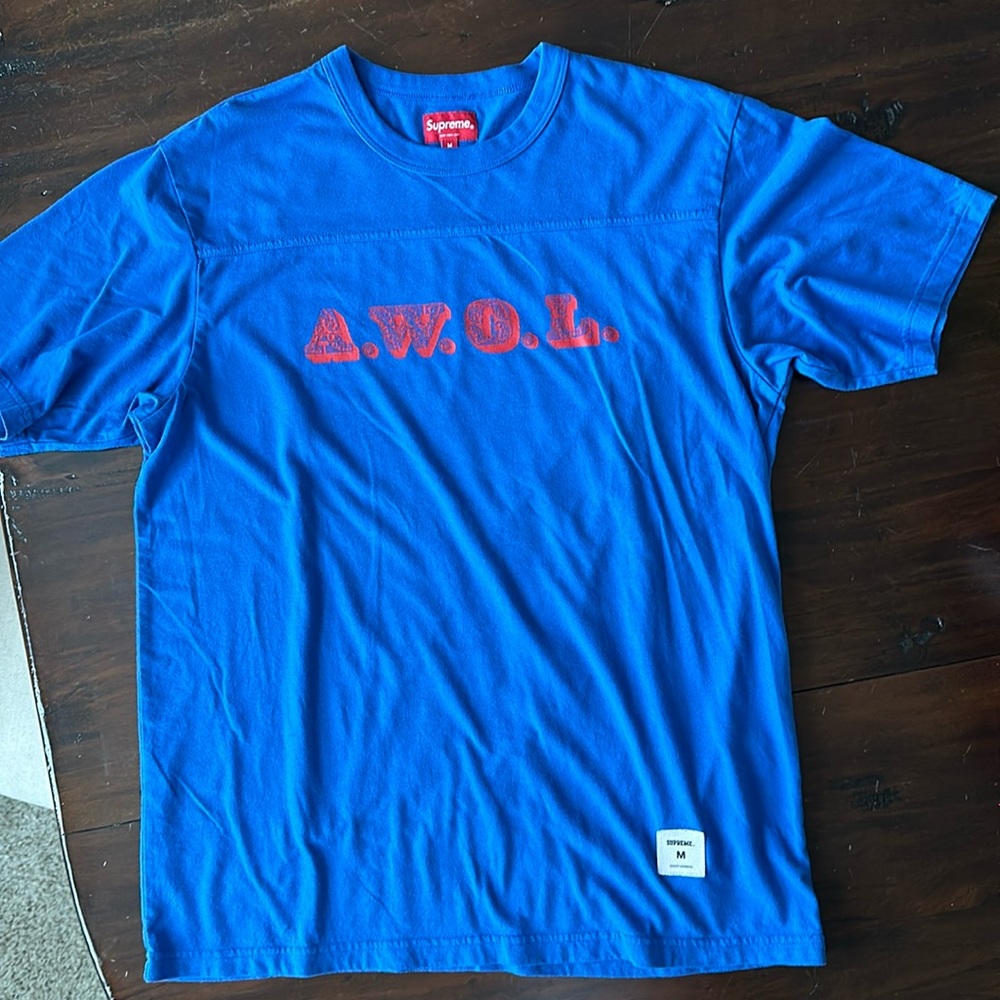 Authentic Supreme AWOL Football Tee Size Medium